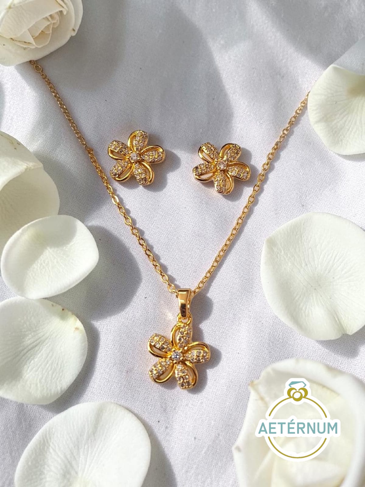 Set de Collar y Pendientes