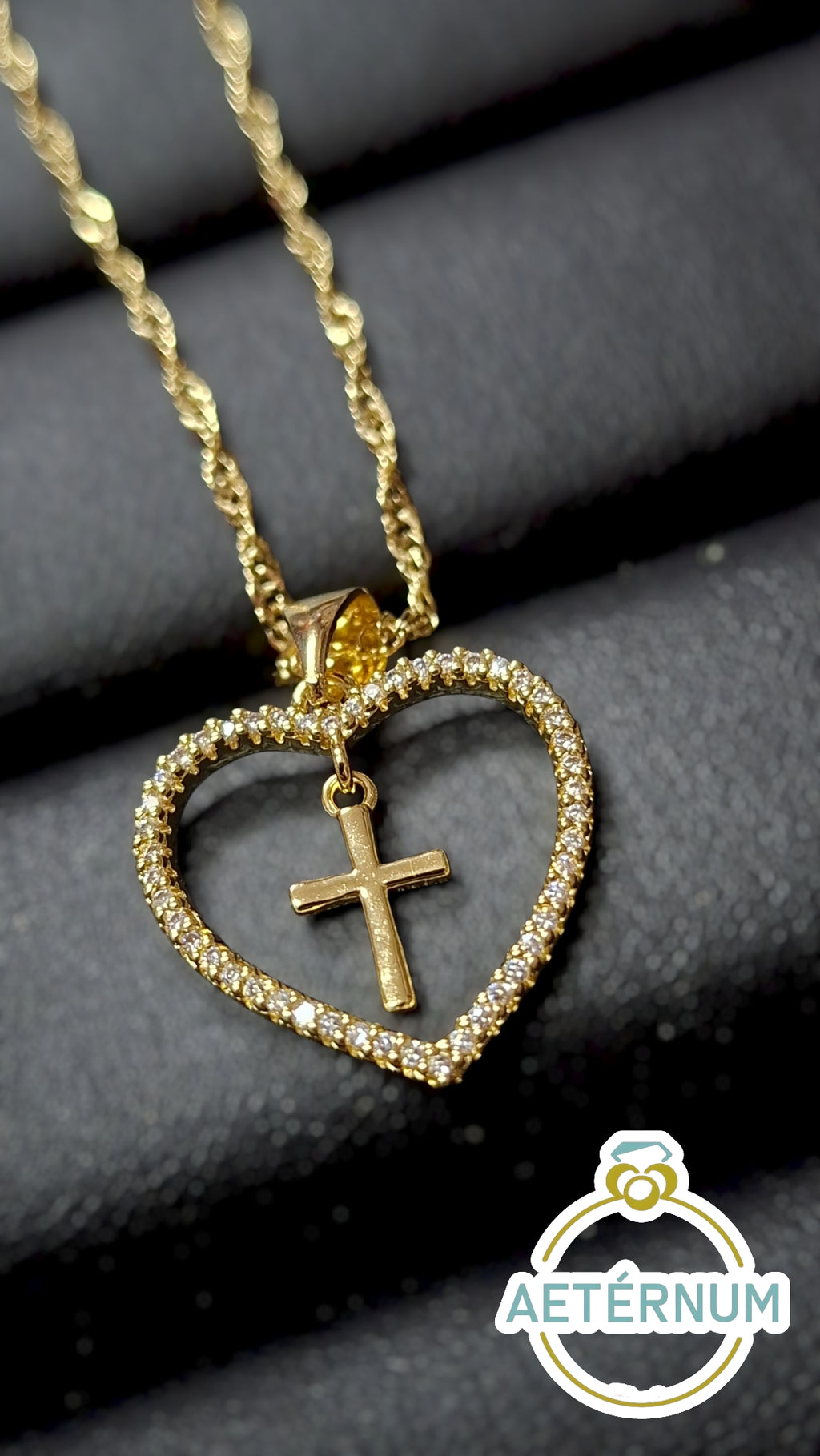 Gargantilla con Corazón y cruz ✝️✨️